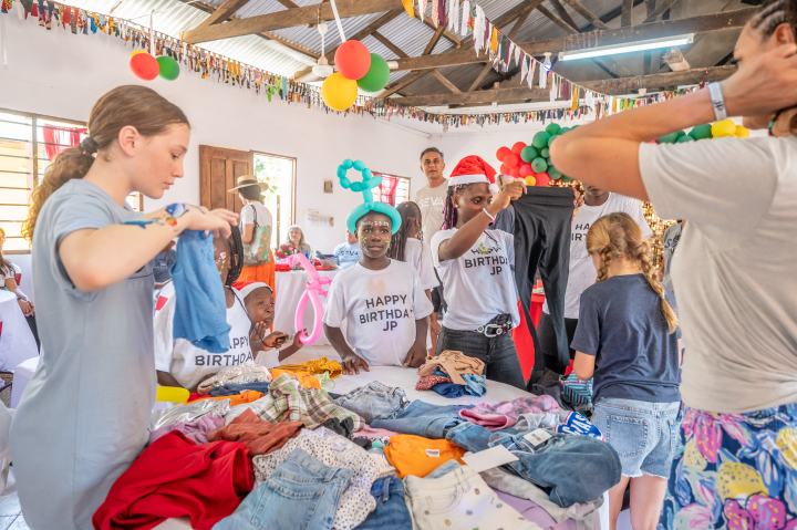 Sharing out clothes